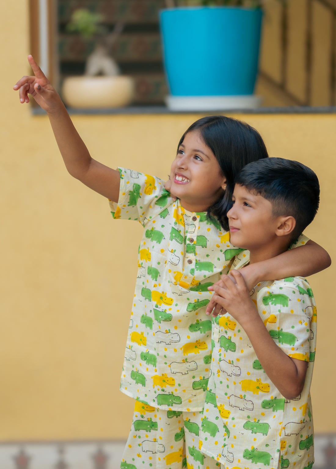 hippo printed pure cotton pajama set for girls