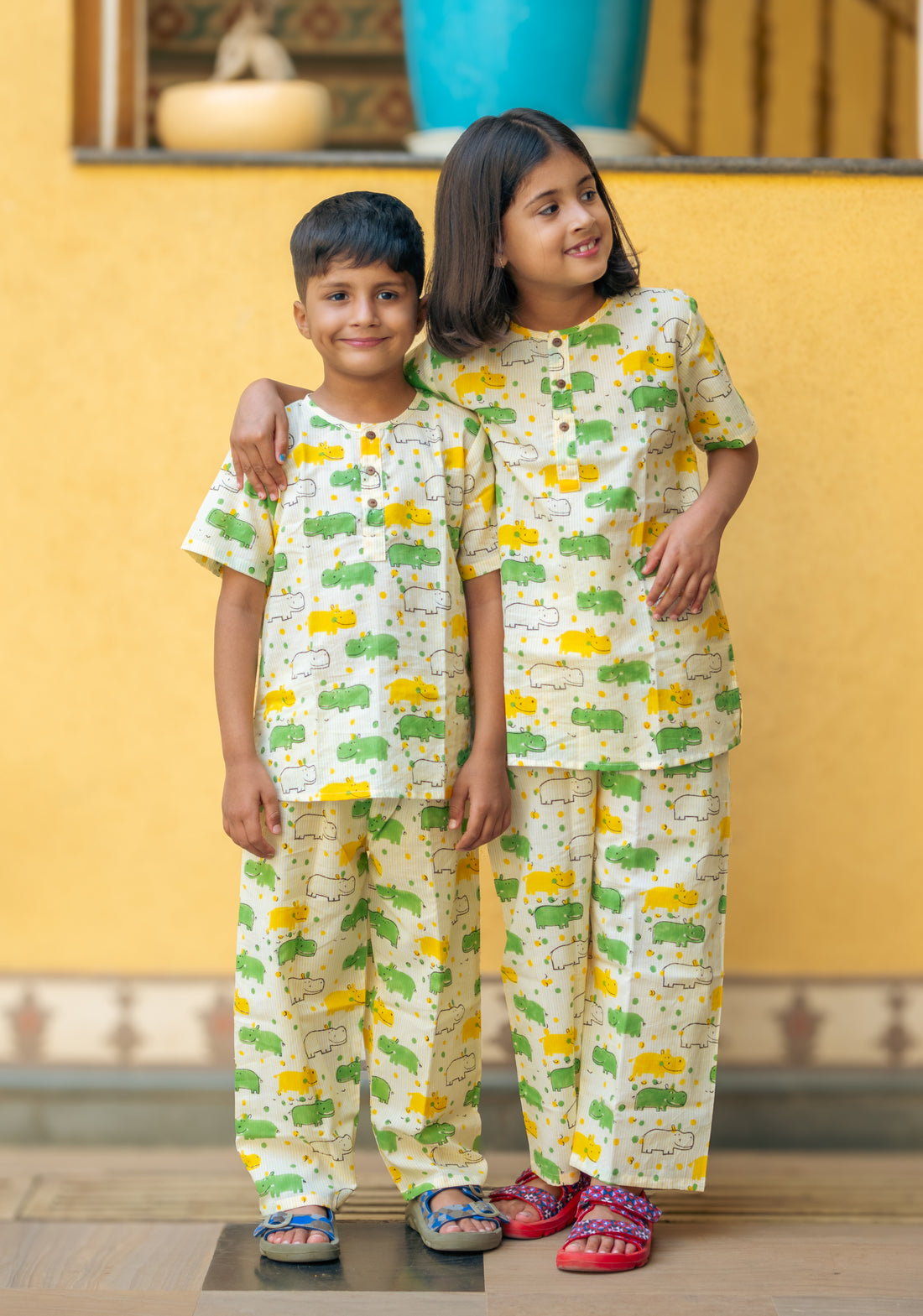 hippo printed pure cotton pajama set for girls